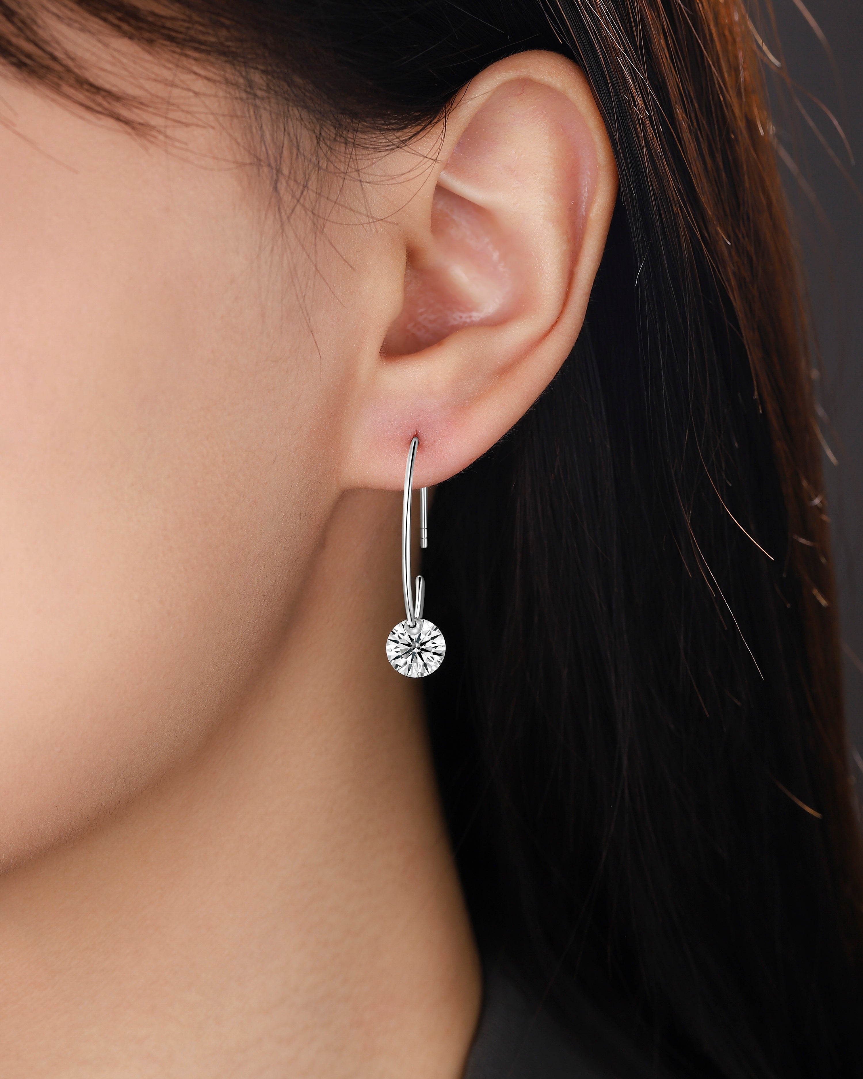 Top-quality Moissanite Luxury And Fashionable Light Luxury Jewelry Silver Stud Earrings S925 Silver Plated Platinum