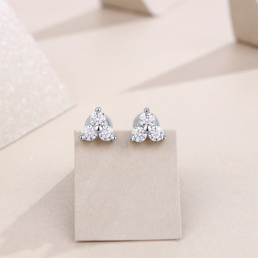 Top-quality Moissanite Luxury And Fashionable Light Luxury Jewelry Silver Stud Earrings S925 Silver Plated Platinum