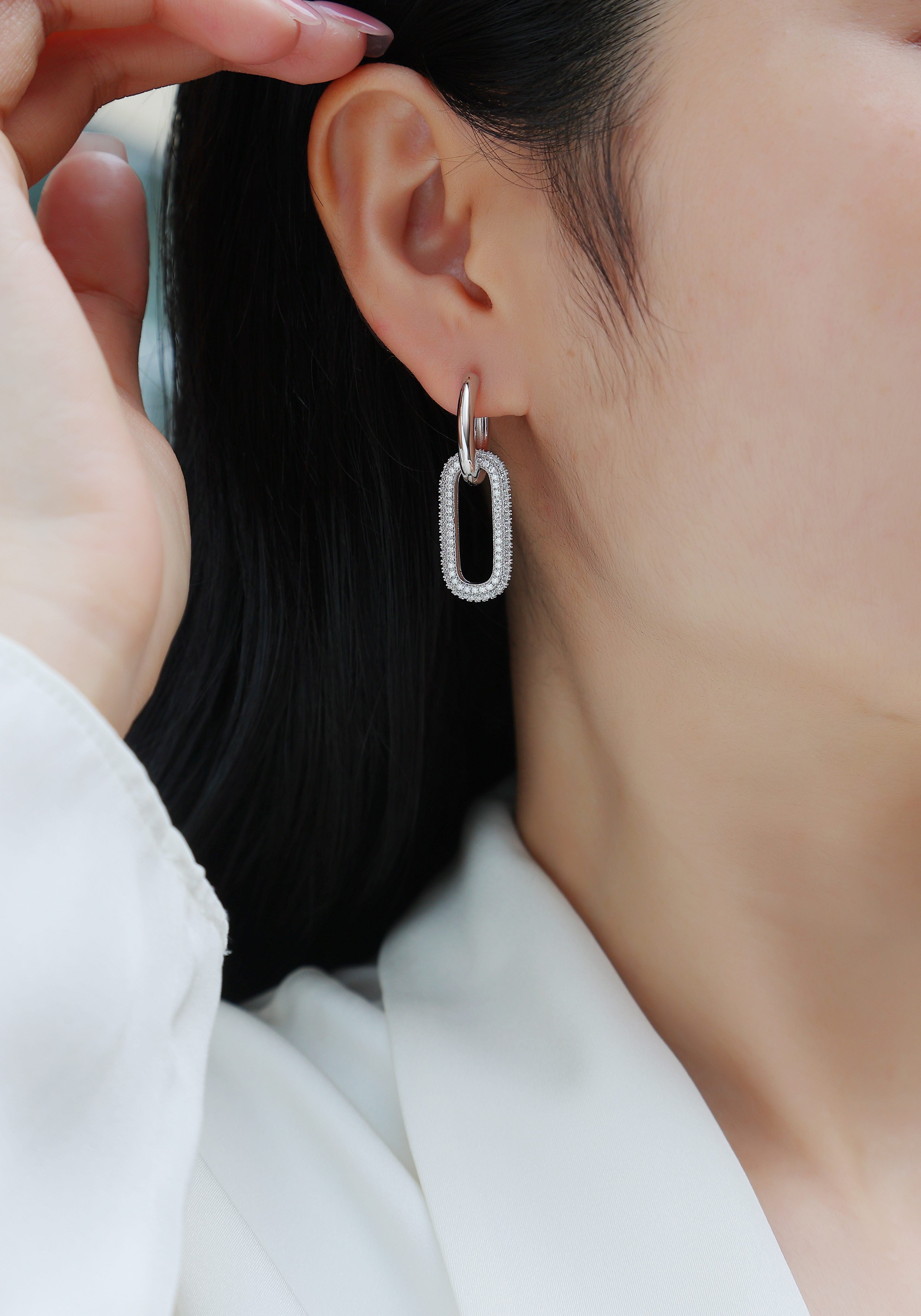 Top-quality Moissanite Luxury And Fashionable Light Luxury Jewelry Silver Stud Earrings S925 Silver Plated Platinum