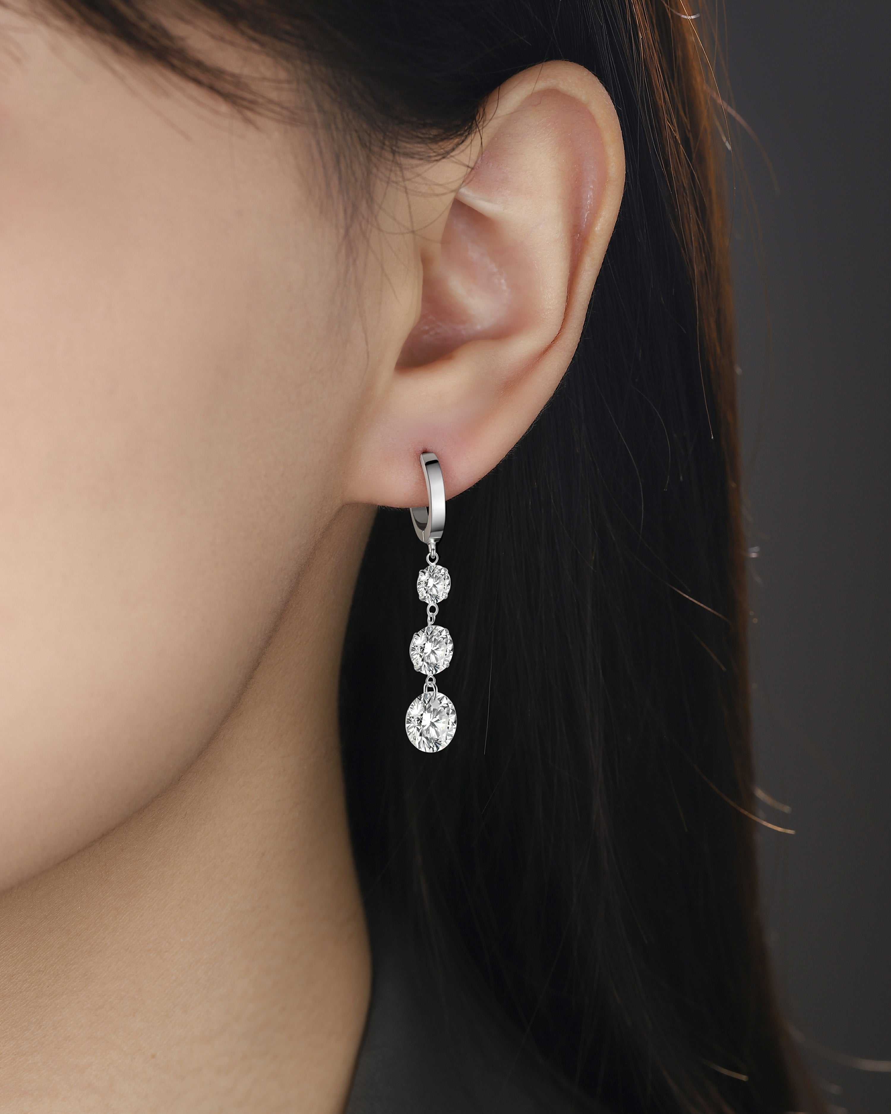 Top-quality Moissanite Luxury And Fashionable Light Luxury Jewelry Silver Stud Earrings S925 Silver Plated Platinum